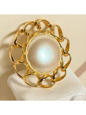 Vtg Signed Marvella Faux Pearl Gold Tone Brooch Pin Large 2.25” Round A95